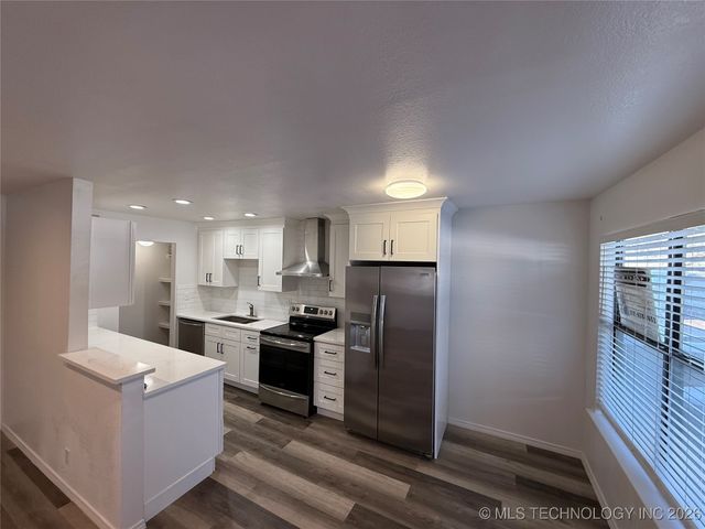 7721 S Yale Avenue 311, Tulsa, OK 74136