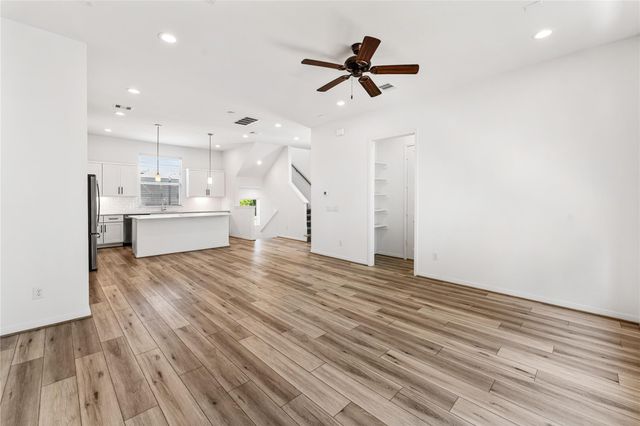1526 Ojeman Road A, Houston, TX 77055