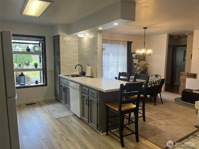 1655 Wheaton Street, Raymond, WA 98577