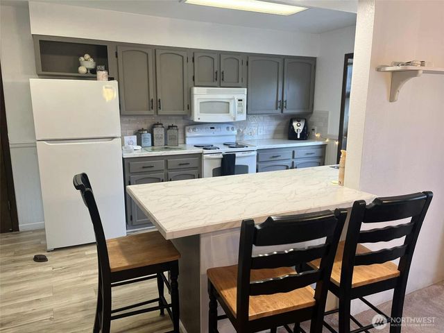 1655 Wheaton Street, Raymond, WA 98577