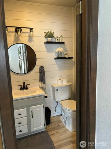 1655 Wheaton Street, Raymond, WA 98577