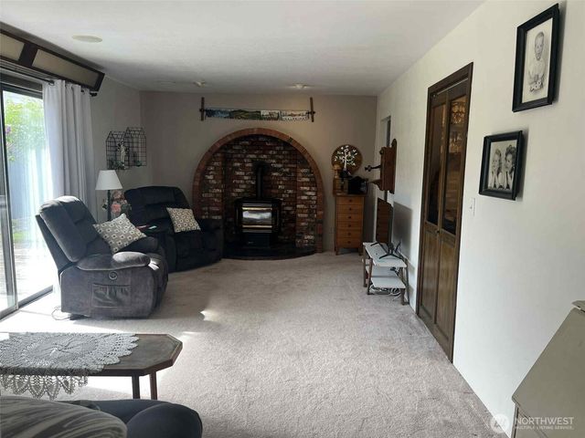 1655 Wheaton Street, Raymond, WA 98577