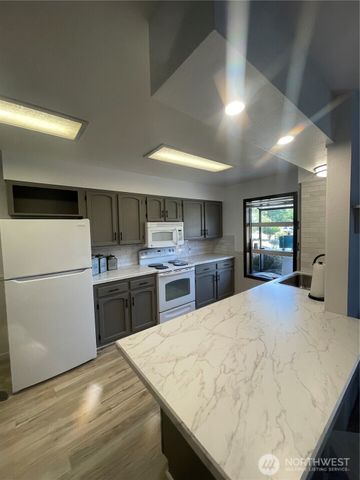 1655 Wheaton Street, Raymond, WA 98577