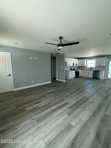 4704 Quinn Dr, Louisville, KY 40216