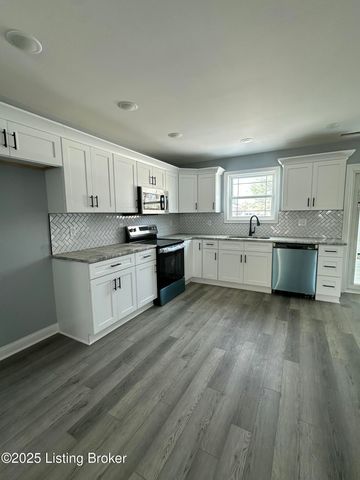 4704 Quinn Dr, Louisville, KY 40216