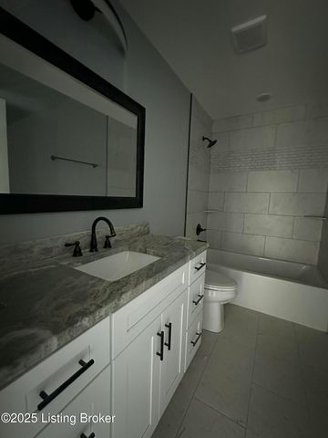 4704 Quinn Dr, Louisville, KY 40216