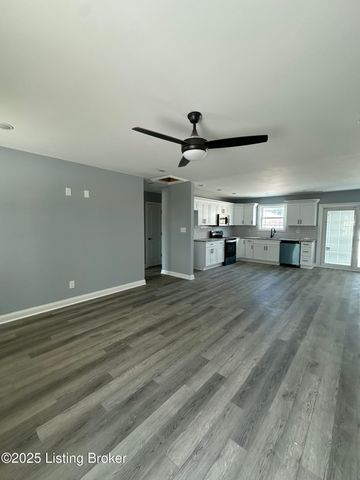 4704 Quinn Dr, Louisville, KY 40216