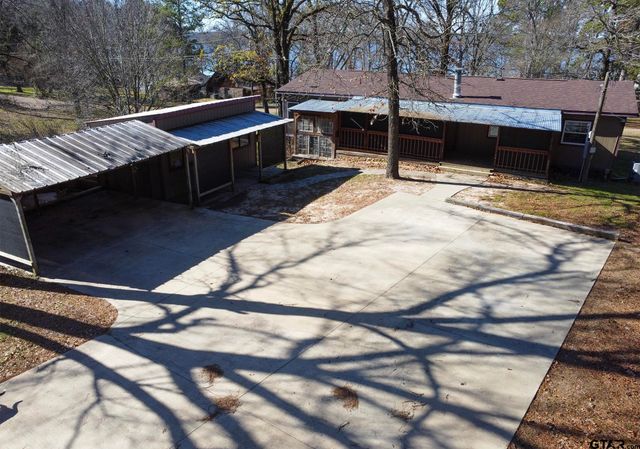 20501 Shore Breeze Dr., Chandler, TX 75758