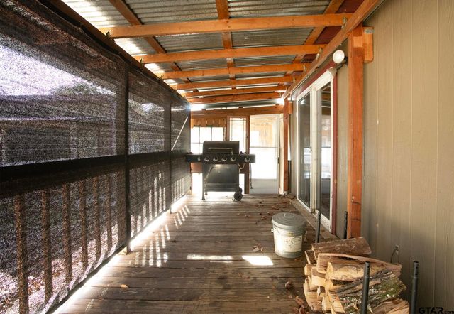 20501 Shore Breeze Dr., Chandler, TX 75758