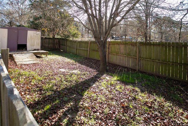 20501 Shore Breeze Dr., Chandler, TX 75758