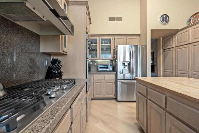 402 Running Springs Drive, Palm Desert, CA 92211