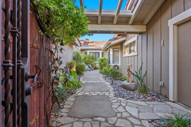 402 Running Springs Drive, Palm Desert, CA 92211