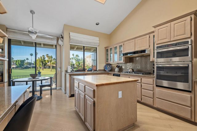 402 Running Springs Drive, Palm Desert, CA 92211
