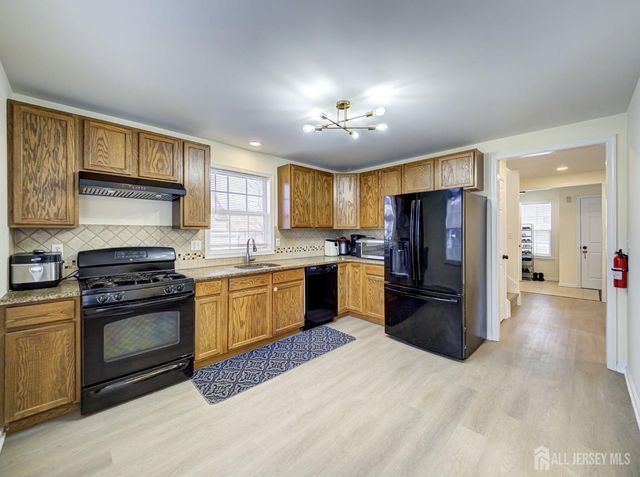 14 Amherst Street, Highland Park, NJ 08904