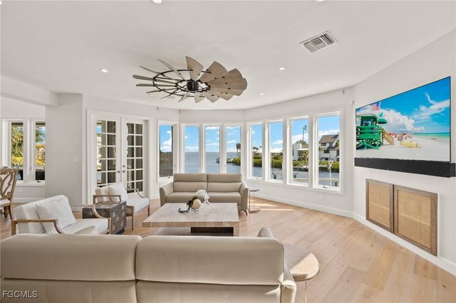 1490 Angel DR, Sanibel, FL 33957