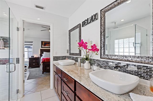 5927 TAYWOOD DRIVE, Tampa, FL 33624