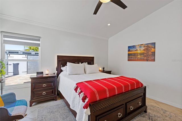 5927 TAYWOOD DRIVE, Tampa, FL 33624