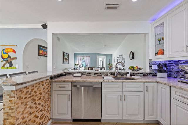 5927 TAYWOOD DRIVE, Tampa, FL 33624