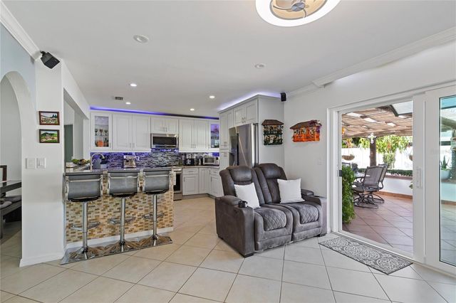 5927 TAYWOOD DRIVE, Tampa, FL 33624