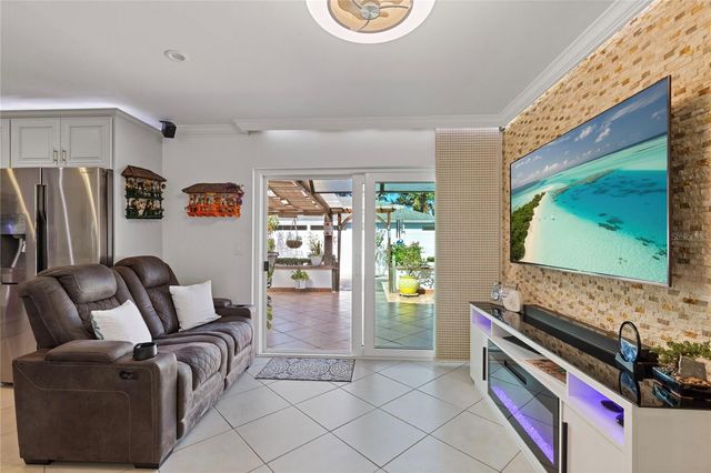 5927 TAYWOOD DRIVE, Tampa, FL 33624