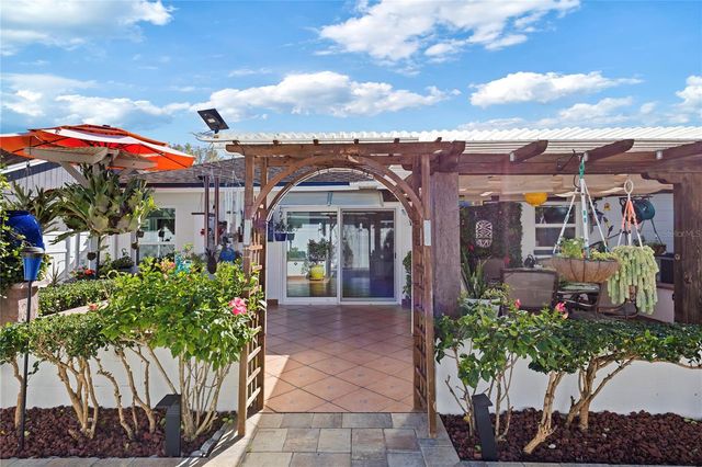 5927 TAYWOOD DRIVE, Tampa, FL 33624