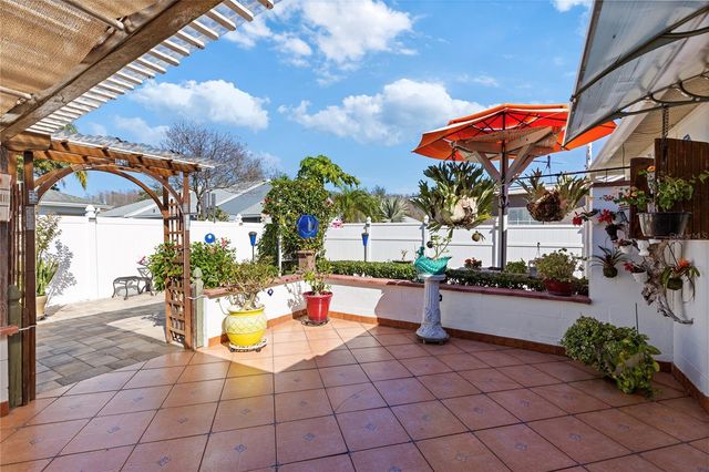 5927 TAYWOOD DRIVE, Tampa, FL 33624