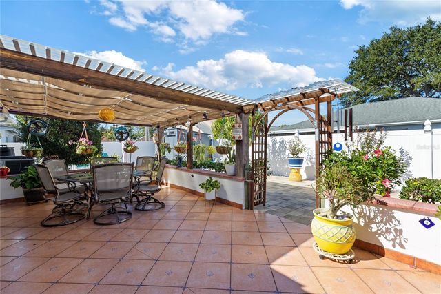 5927 TAYWOOD DRIVE, Tampa, FL 33624