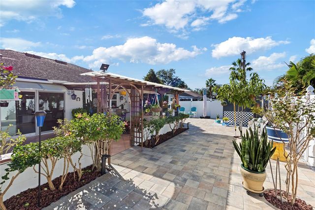 5927 TAYWOOD DRIVE, Tampa, FL 33624