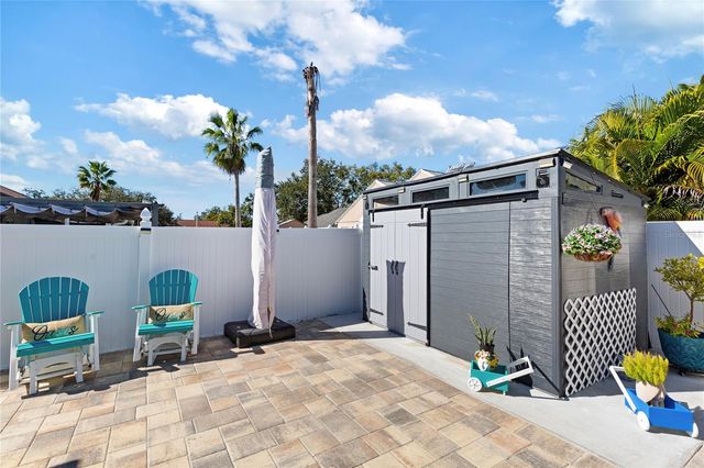 5927 TAYWOOD DRIVE, Tampa, FL 33624