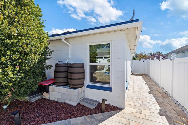 5927 TAYWOOD DRIVE, Tampa, FL 33624