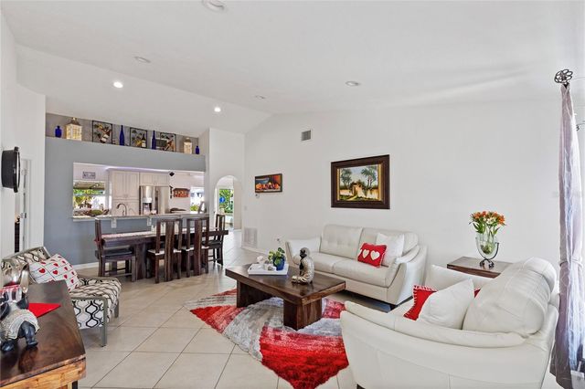 5927 TAYWOOD DRIVE, Tampa, FL 33624