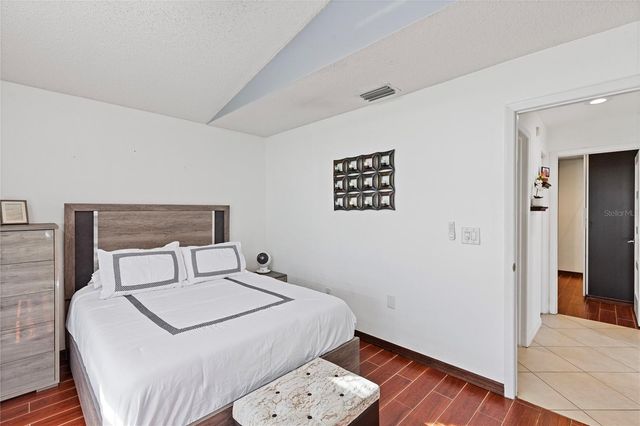 5927 TAYWOOD DRIVE, Tampa, FL 33624