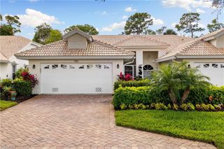 784 Wiggins Bay DR # 19L, Naples, FL 34110