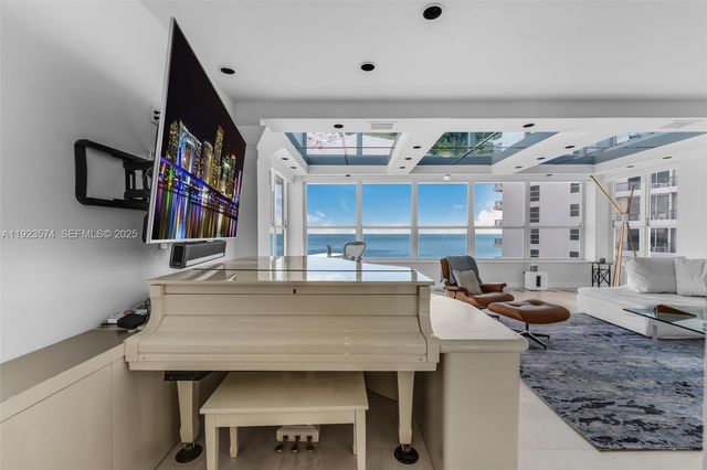 4925 Collins Ave 11E, Miami Beach, FL 33140