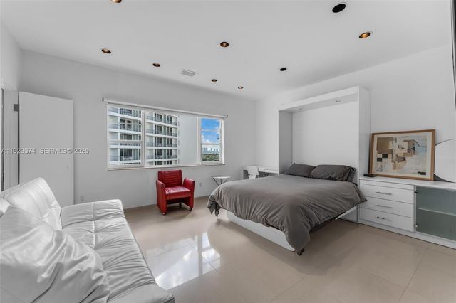 4925 Collins Ave 11E, Miami Beach, FL 33140