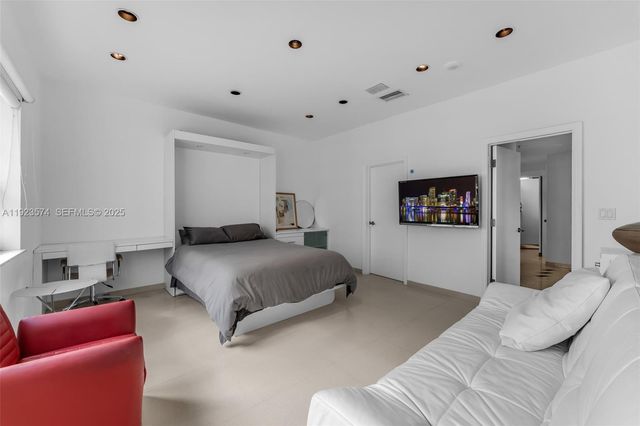 4925 Collins Ave 11E, Miami Beach, FL 33140