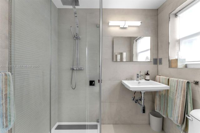 4925 Collins Ave 11E, Miami Beach, FL 33140