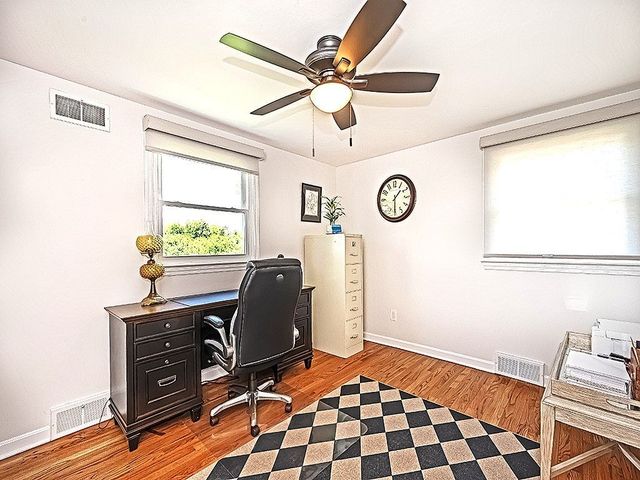 736 PINETREE ROAD, Mt Lebanon, PA 15243