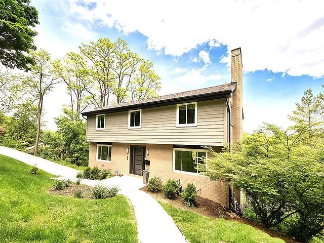 736 PINETREE ROAD, Mt Lebanon, PA 15243