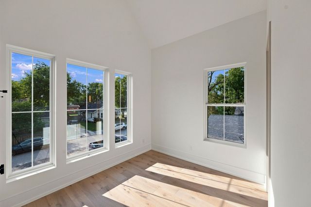 1223 N 2nd St, Nashville, TN 37207