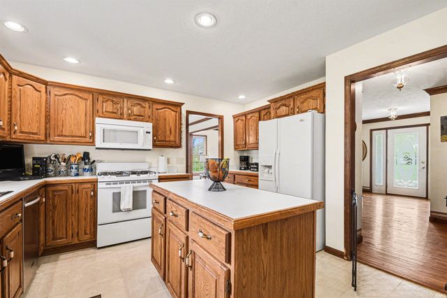 17440 Farmington Square Road, Granger, IN 46530