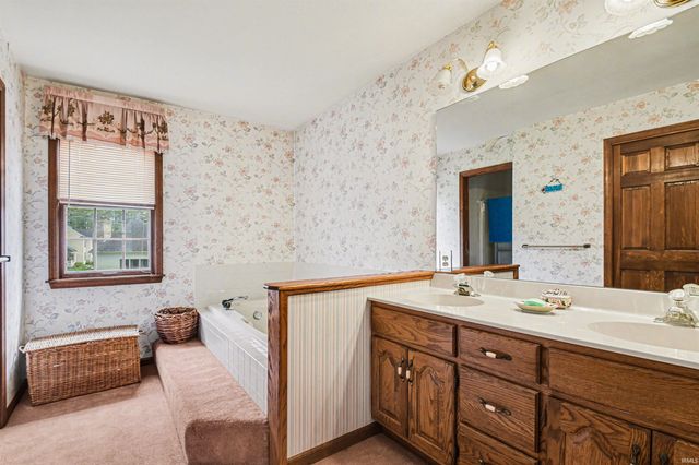 17440 Farmington Square Road, Granger, IN 46530