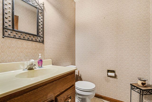 17440 Farmington Square Road, Granger, IN 46530
