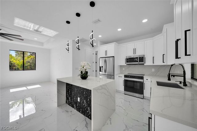 3604 58th ST W, Lehigh Acres, FL 33971