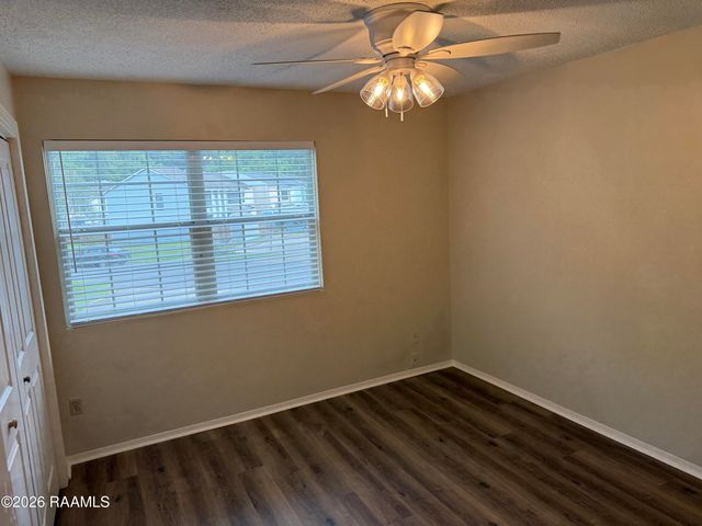 200 High Meadows Boulevard Apt 221, Lafayette, LA 70507