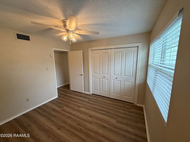 200 High Meadows Boulevard Apt 221, Lafayette, LA 70507