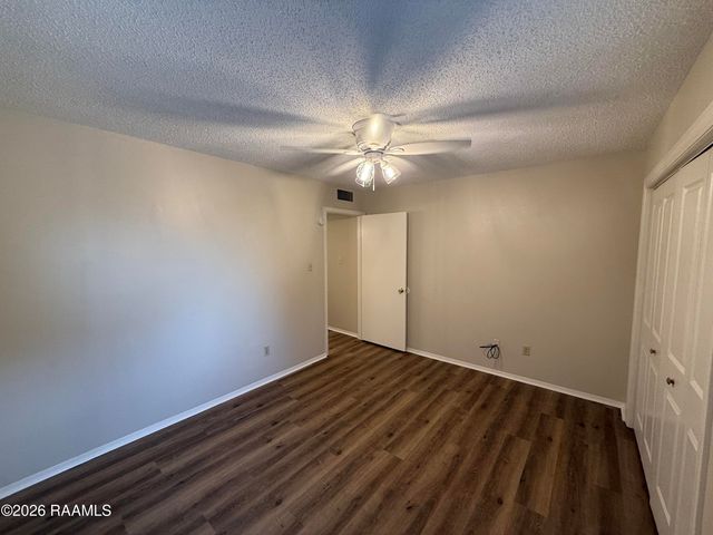200 High Meadows Boulevard Apt 221, Lafayette, LA 70507