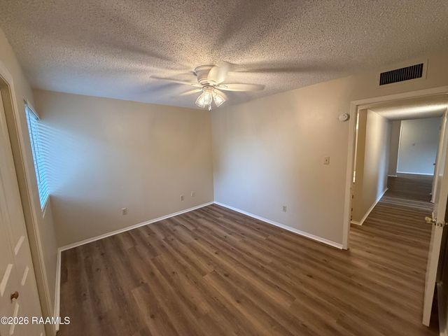 200 High Meadows Boulevard Apt 221, Lafayette, LA 70507