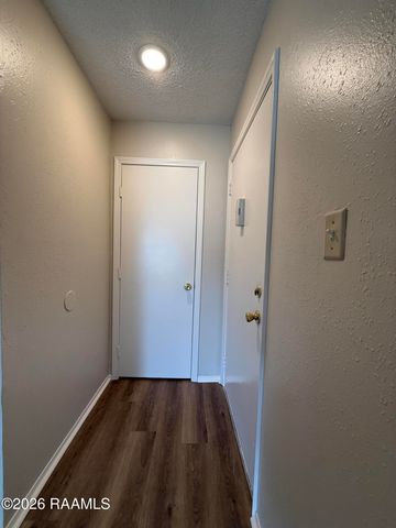 200 High Meadows Boulevard Apt 221, Lafayette, LA 70507