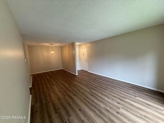 200 High Meadows Boulevard Apt 221, Lafayette, LA 70507